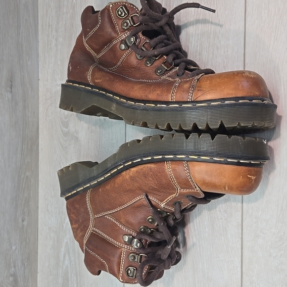 Dr.Martens Mens 9349 Leather Boots High Top Chuncky Tractor Sneakers UK 10 US11 main image 4
